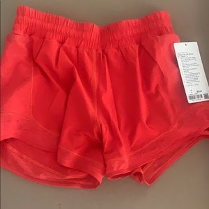 Lululemon new with tags 4” hotty hot shorts